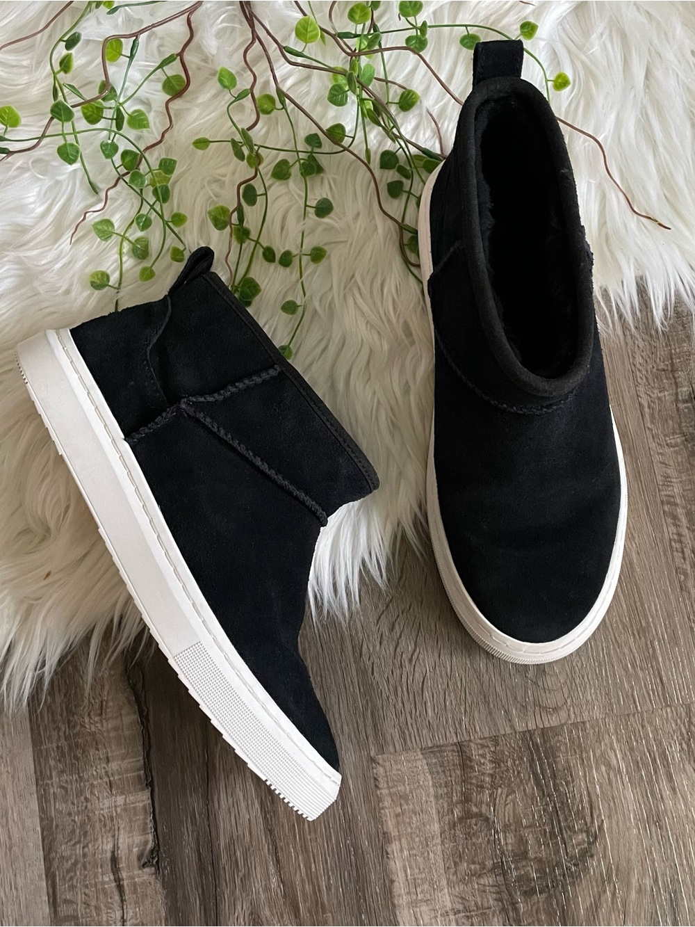 UGG Women's Alameda Suede Mini Boot in Black Size 8